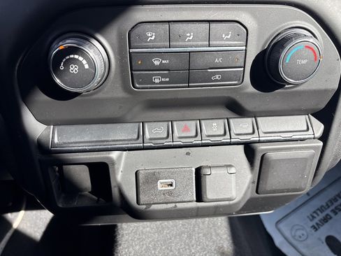 Used 2019 Chevrolet Silverado 1500 Custom w/ Custom Value Package image 19