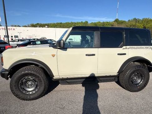 Used 2025 Ford Bronco Badlands w/ Sasquatch Package AWD/4WD image 2