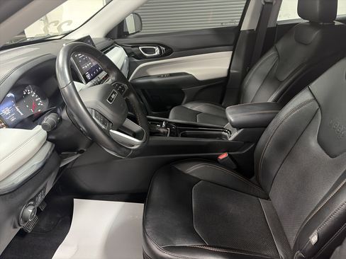 Used 2022 Jeep Compass Limited image 11