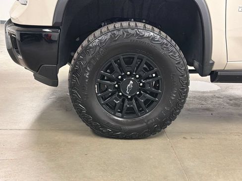 Used 2026 Chevrolet Silverado 2500 ZR2 AWD/4WD image 9