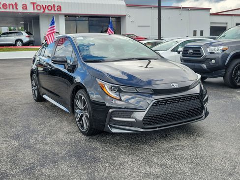 Used 2022 Toyota Corolla SE image 2