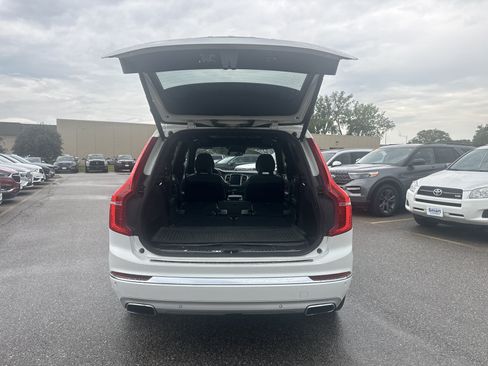 Used 2021 Volvo XC90 T6 Inscription w/ Lounge Package AWD/4WD image 10