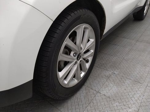 Used 2017 Kia Soul + image 31