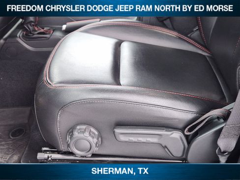 Used 2023 Jeep Gladiator Rubicon w/ Cold Weather Group AWD/4WD image 17