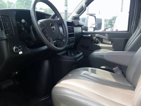 Used 2021 GMC Savana 3500 Extended w/ Power Convenience Package RWD image 10