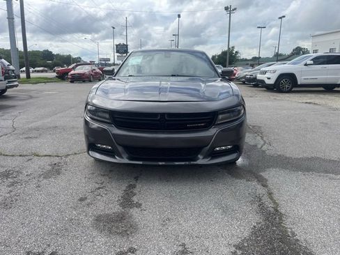 Used 2018 Dodge Charger GT image 2