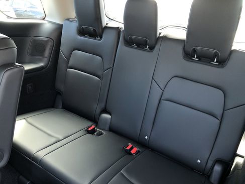 New 2026 Nissan Pathfinder Platinum image 20