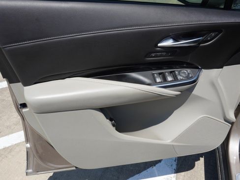 Used 2022 Cadillac XT4 Premium Luxury w/ Enhanced Visibility Package FWD image 16