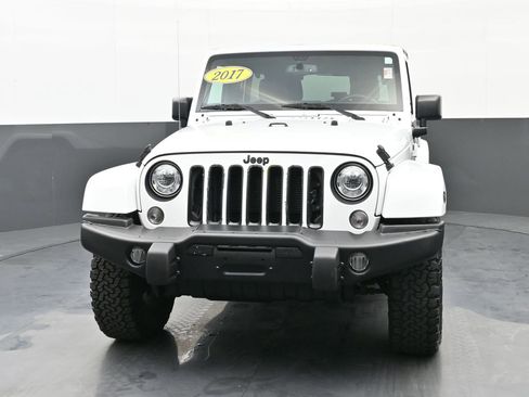 Used 2017 Jeep Wrangler Unlimited Sahara image 7