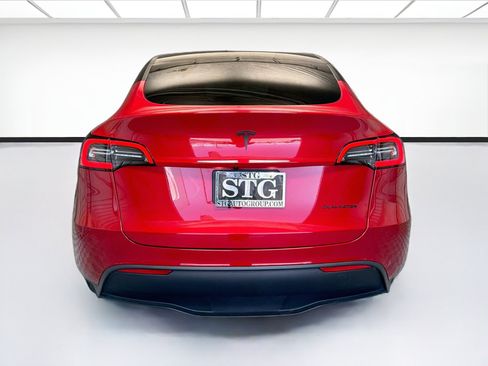 Used 2023 Tesla Model Y Long Range AWD/4WD image 5