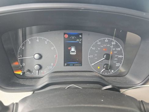 Used 2024 Toyota Corolla Cross L FWD image 2