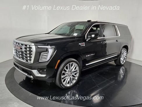 Used 2026 GMC Yukon XL Denali w/ Denali Reserve Package AWD/4WD image 2