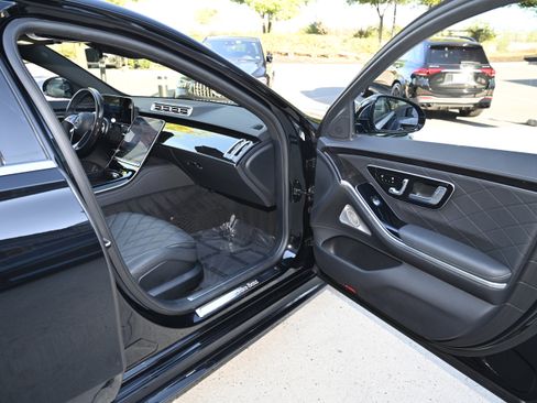 Used 2022 Mercedes-Benz S 580 4MATIC Sedan image 50