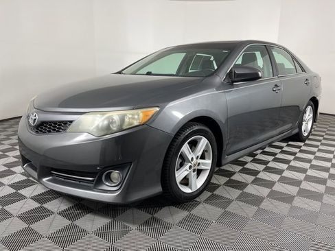 Used 2012 Toyota Camry SE image 5