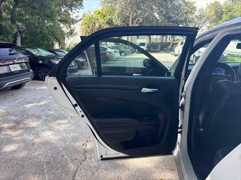 Used 2014 Chrysler 300 S RWD image 26
