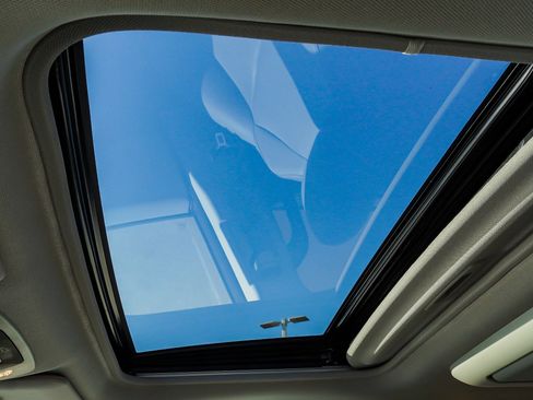 Certified 2024 Toyota Sienna XLE image 22