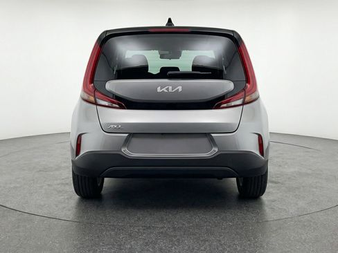 Used 2025 Kia Soul LX w/ LX Technology Package FWD image 7