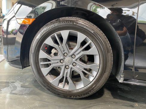 Used 2025 Honda Odyssey Touring image 12