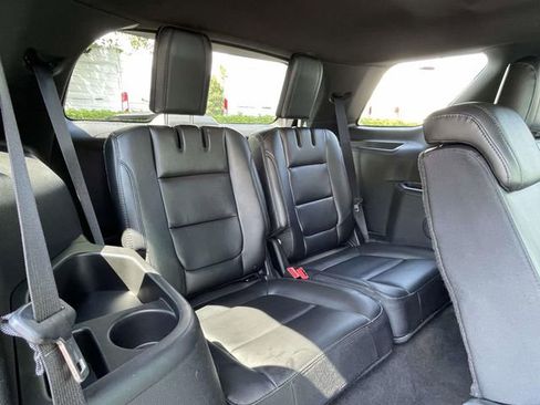 Used 2016 Ford Explorer XLT w/ Equipment Group 202A FWD image 26