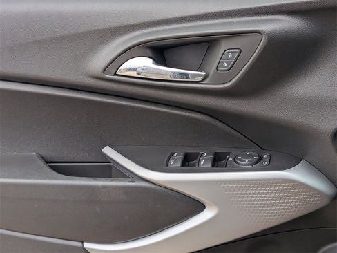 Used 2024 Chevrolet Trax RS image 24