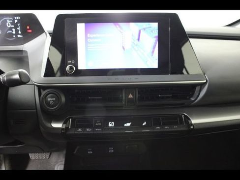 Used 2025 Toyota Prius LE FWD image 22