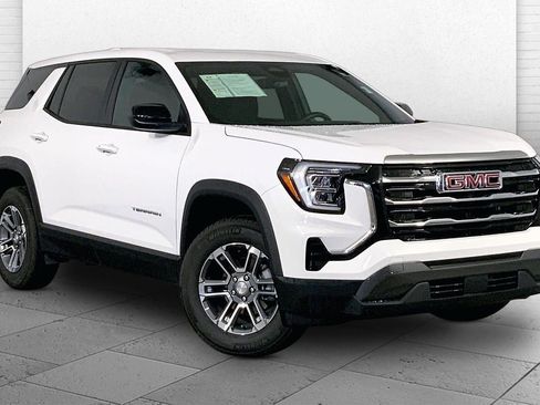 Used 2026 GMC Terrain Elevation FWD image 1