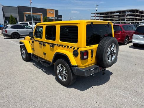 Used 2019 Jeep Wrangler Unlimited Sahara w/ Uconnect 4C Nav & Sound Group AWD/4WD image 3