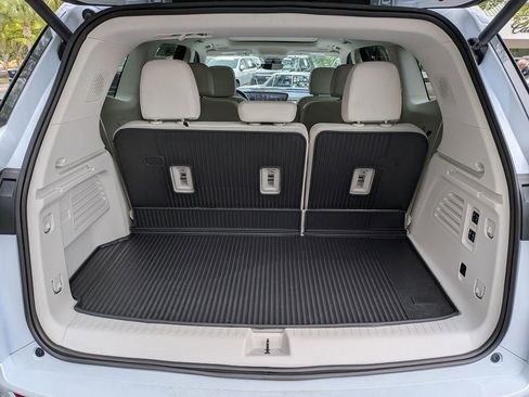 New 2026 Buick Enclave Avenir w/ Super Cruise Package FWD image 13