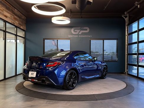Used 2022 Toyota GR86 Premium image 3