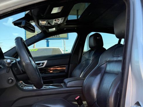 Used 2015 Jaguar XF Sport image 2