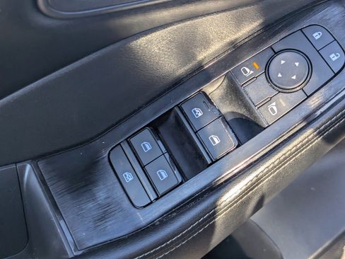 Certified 2025 Nissan Rogue SV image 21