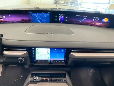 New 2026 Lincoln Navigator Reserve w/ Jet Appearance Package image 24