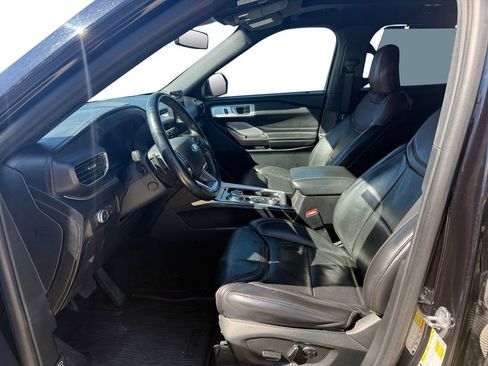 Used 2020 Ford Explorer Platinum w/ Premium Technology Package image 9