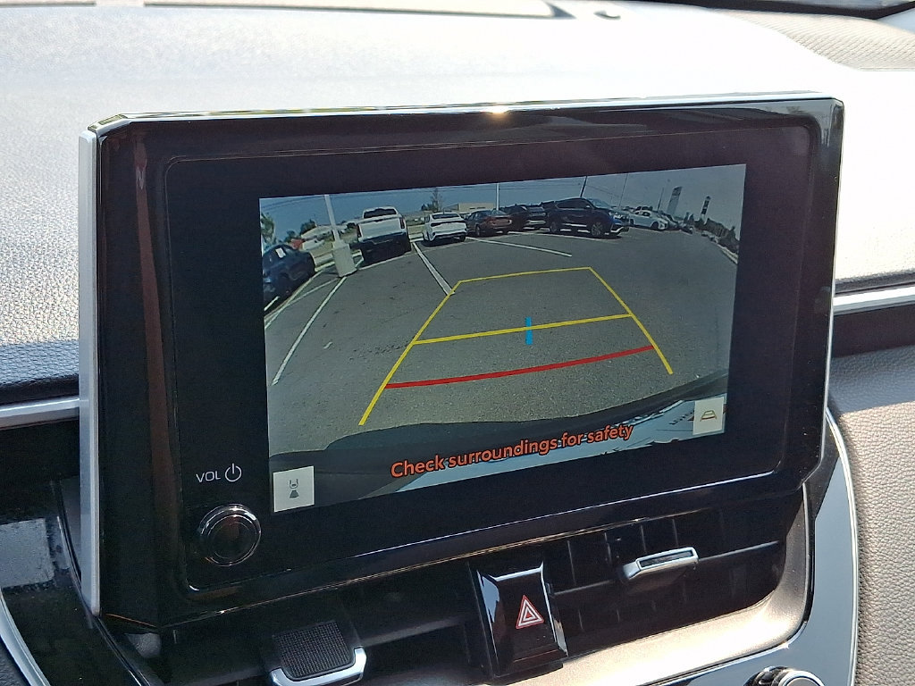 Certified 2025 Toyota Corolla Cross XLE FWD image 17