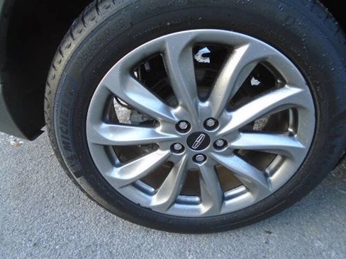 Used 2022 Lincoln Corsair AWD w/ Premium Package image 16