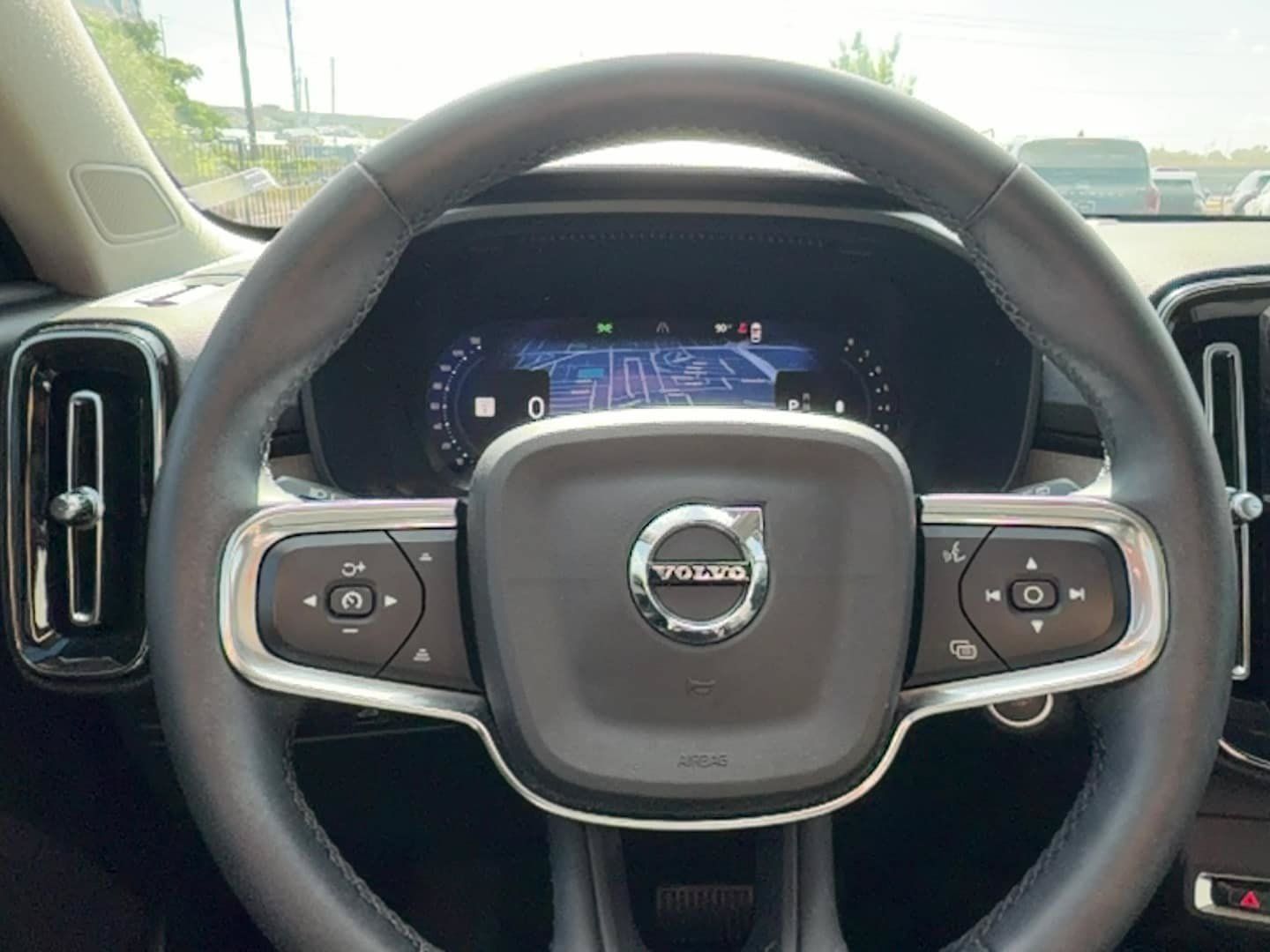 Certified 2024 Volvo XC40 B5 Plus AWD/4WD image 13
