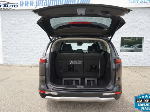 Used 2023 Kia Carnival EX FWD image 16