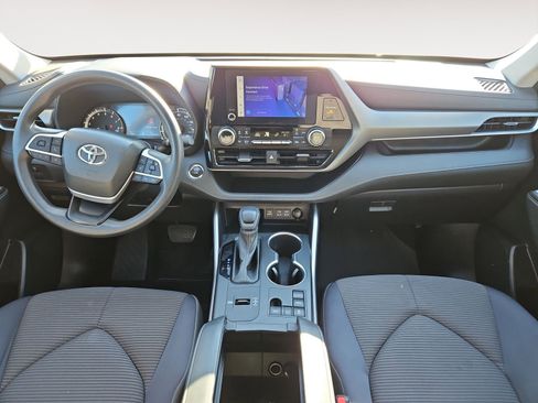 Used 2023 Toyota Highlander L FWD image 10