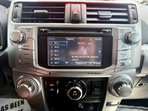 Used 2018 Toyota 4Runner SR5 AWD/4WD image 40