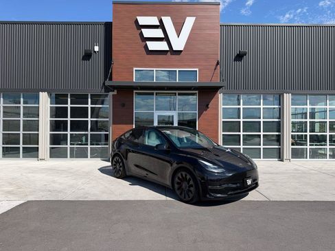 Used 2022 Tesla Model Y Performance AWD/4WD image 1