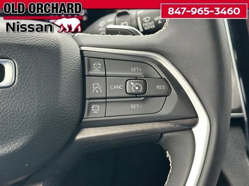 Used 2023 Jeep Grand Cherokee L Limited AWD/4WD image 20