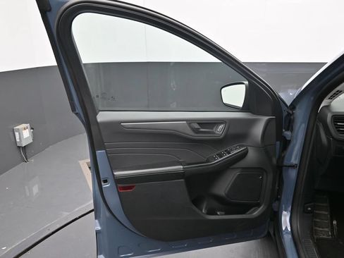 Used 2025 Ford Escape Active AWD/4WD image 15