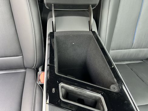 New 2025 Cadillac Lyriq Luxury image 27