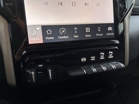 Used 2024 RAM 2500 Laramie w/ Safety Group image 23