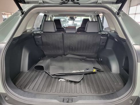 Used 2020 Toyota RAV4 XLE Premium AWD/4WD image 35