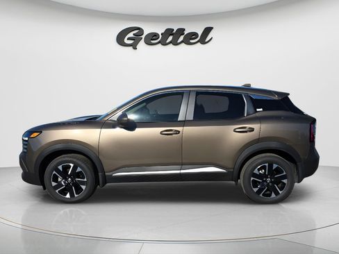 Used 2025 Nissan Kicks SV AWD/4WD image 15