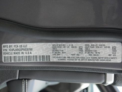 Used 2023 Jeep Grand Cherokee L Limited AWD/4WD image 30