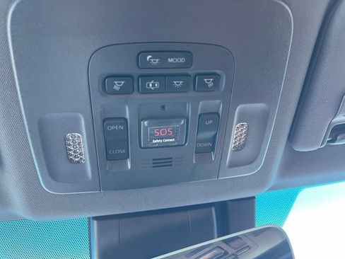 Used 2019 Toyota Avalon Limited w/ All Weather Liner Package image 20