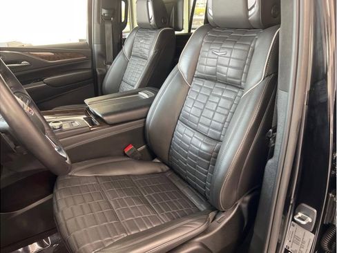 Used 2023 Cadillac Escalade ESV Sport Platinum w/ LPO, ONYX Package AWD/4WD image 10