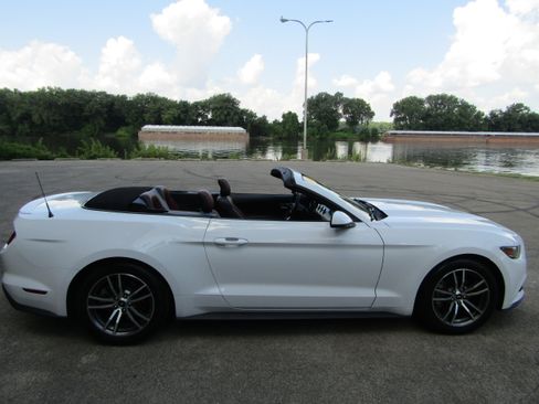 Used 2016 Ford Mustang Premium RWD image 12